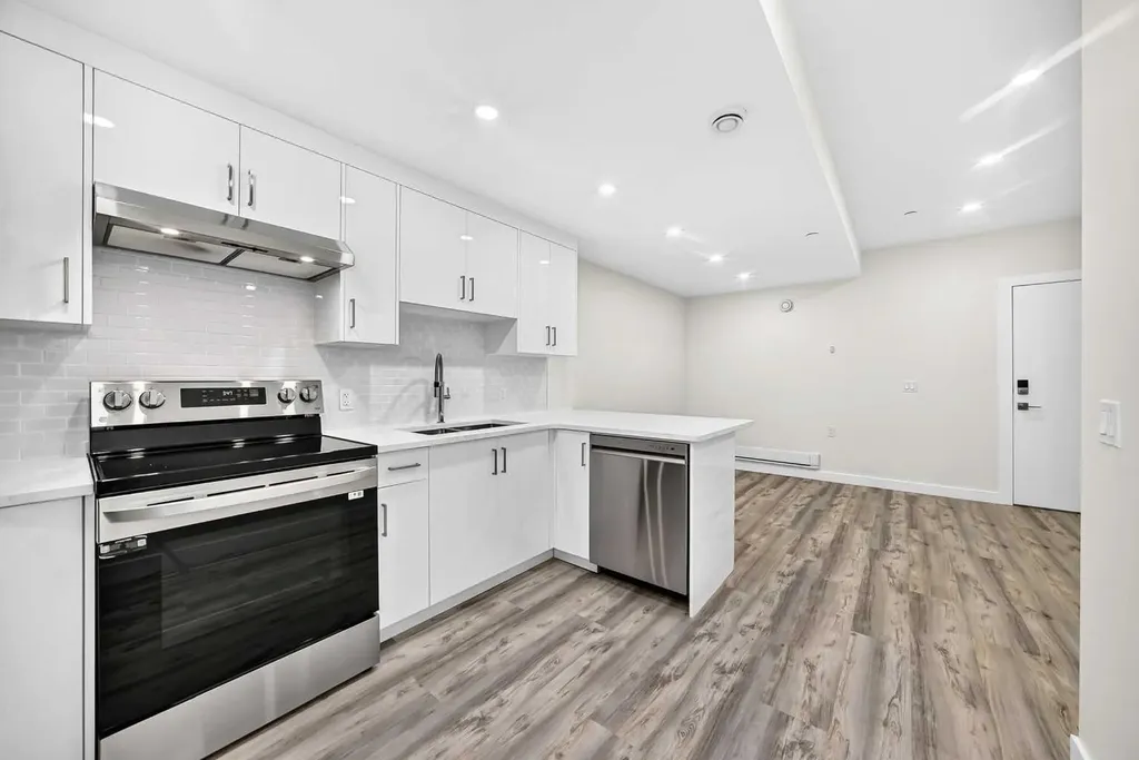 905 Livingston Way NE Calgary AB T3P 1L2