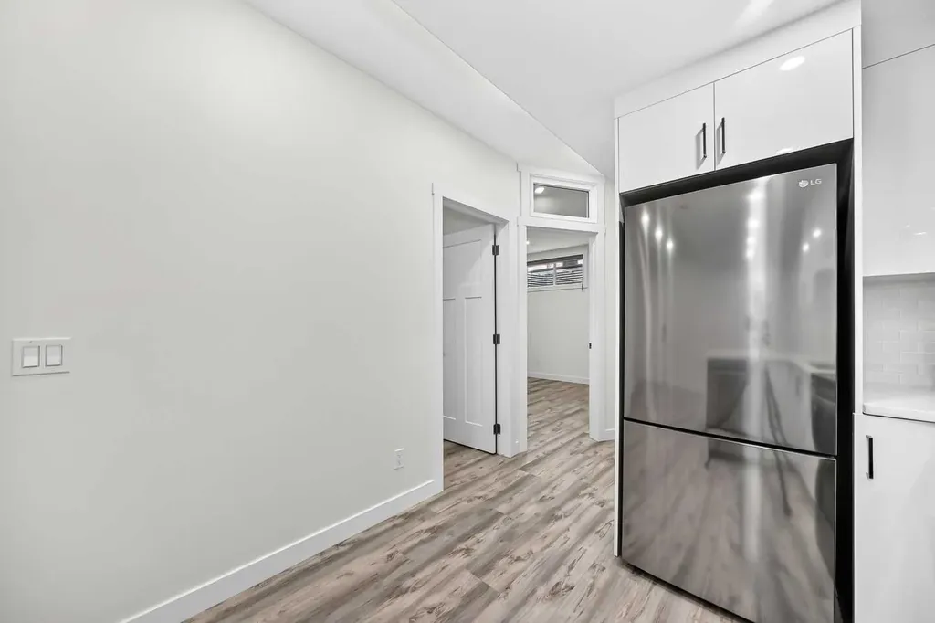 905 Livingston Way NE Calgary AB T3P 1L2