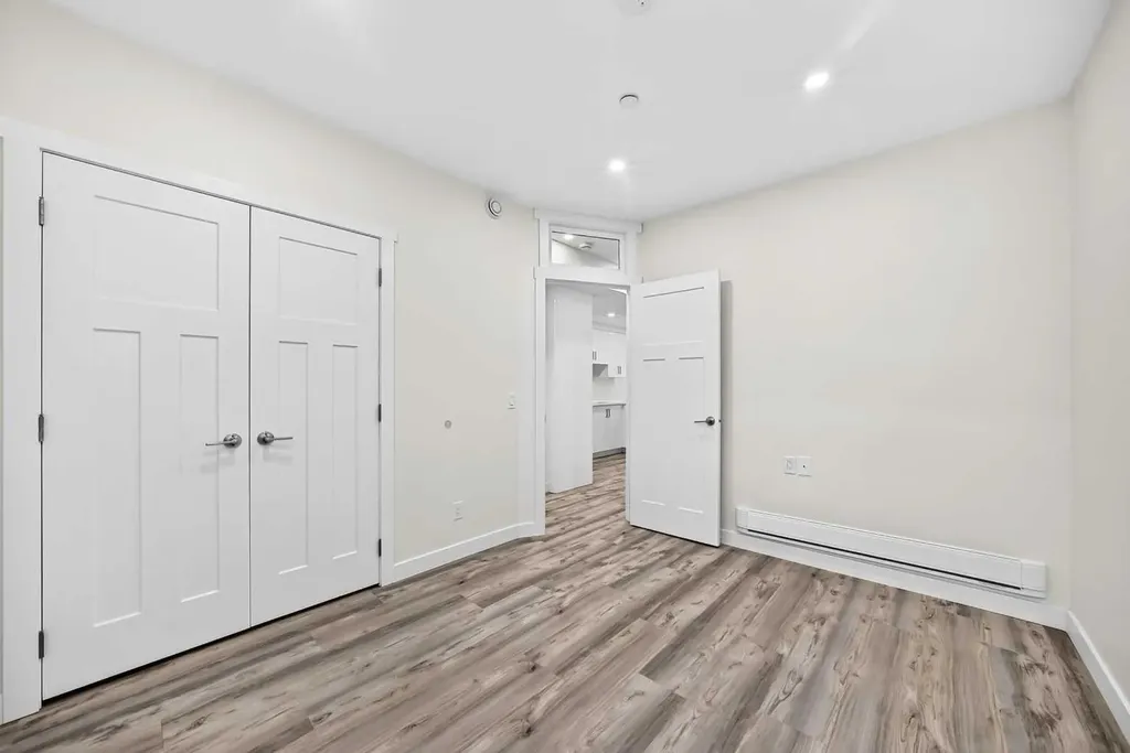 905 Livingston Way NE Calgary AB T3P 1L2