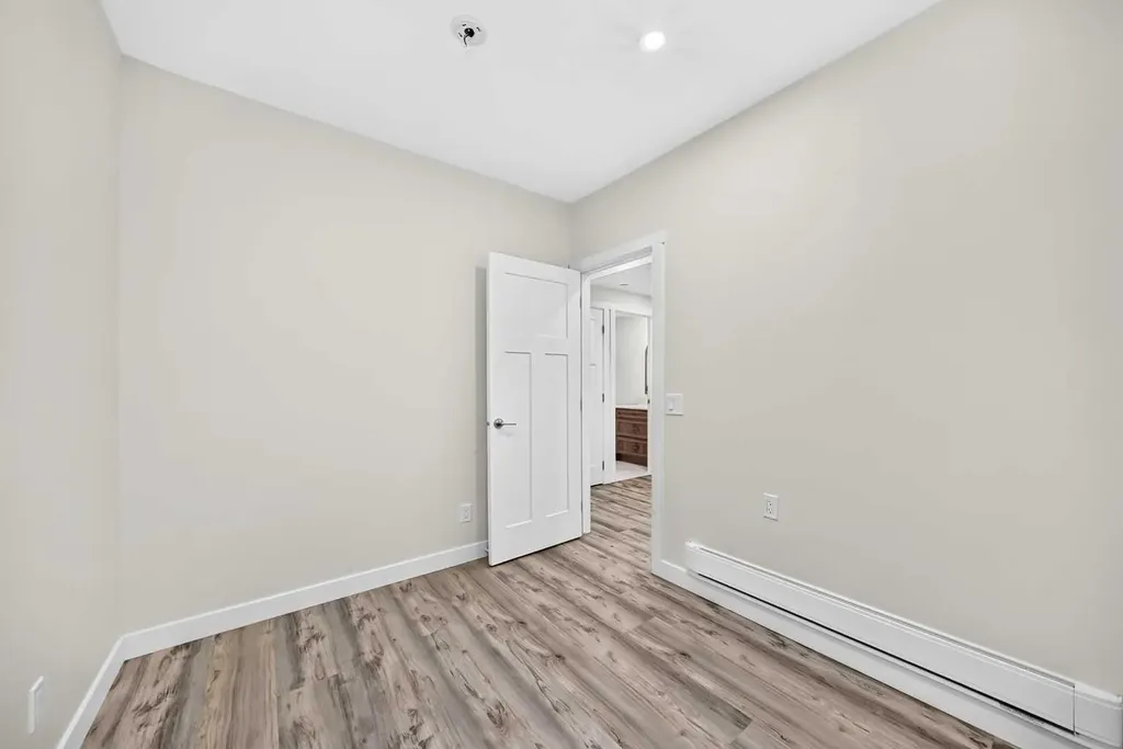 905 Livingston Way NE Calgary AB T3P 1L2