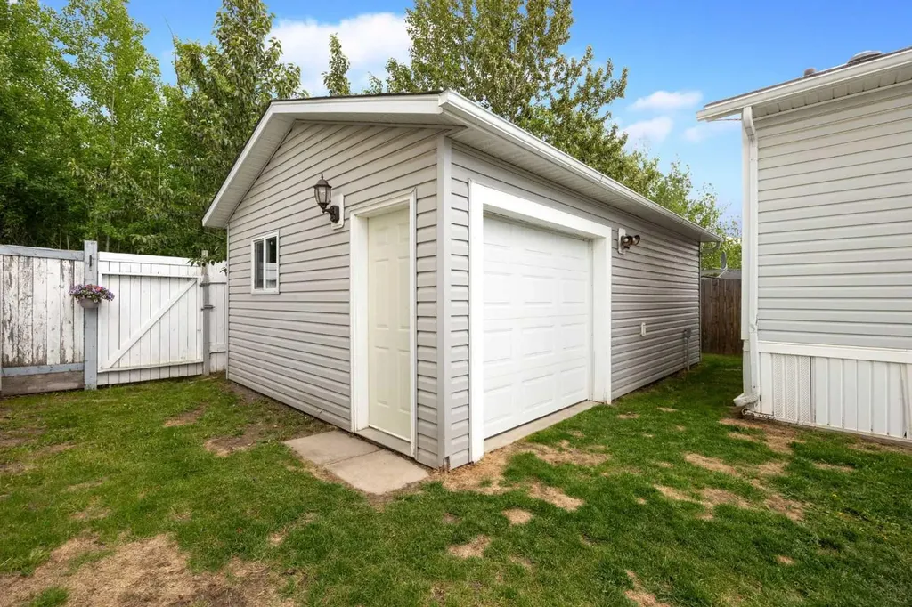 193 Mustang Road Fort Mcmurray AB T9H 5K4