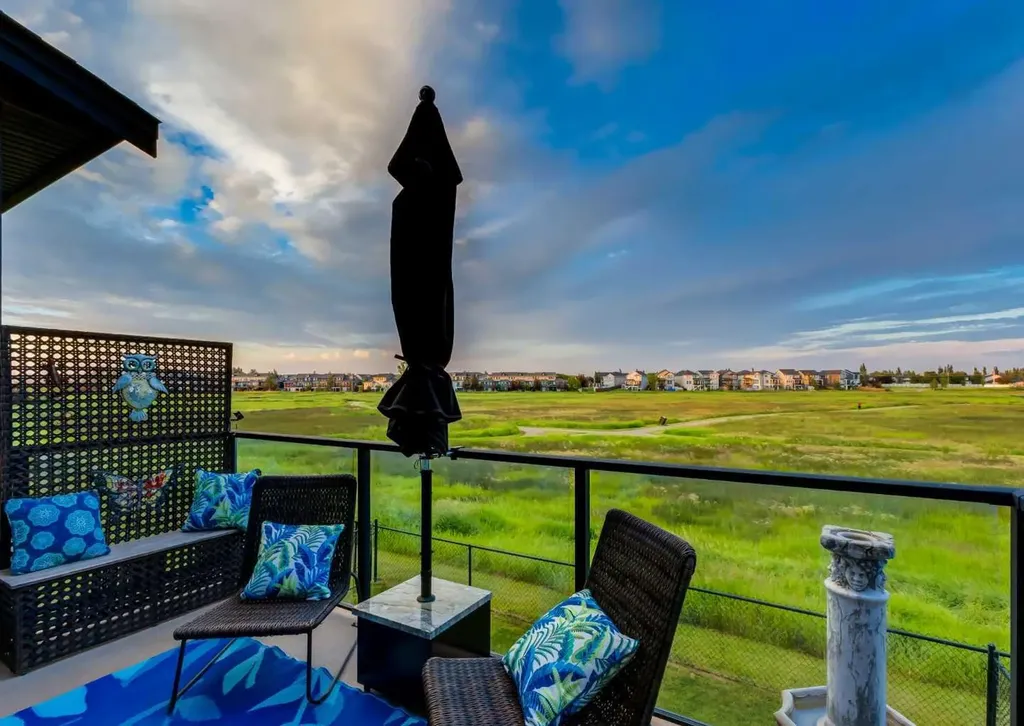1086 Williamstown Boulevard NW Airdrie AB T4B3T9