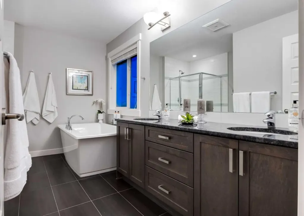 1086 Williamstown Boulevard NW Airdrie AB T4B3T9
