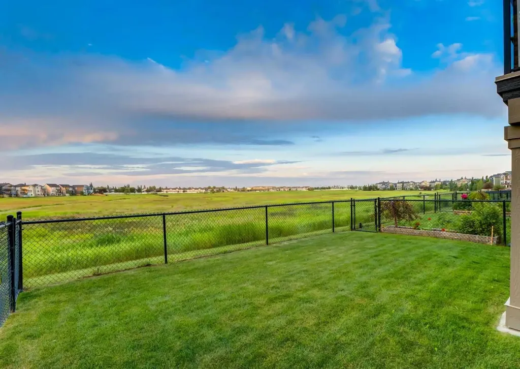 1086 Williamstown Boulevard NW Airdrie AB T4B3T9