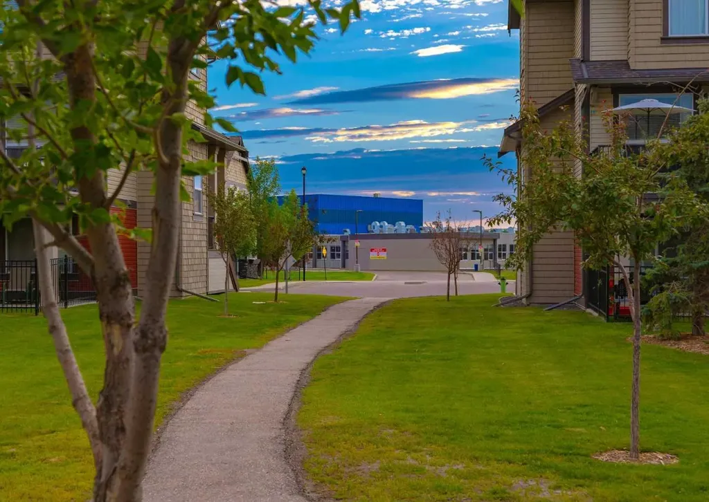 1086 Williamstown Boulevard NW Airdrie AB T4B3T9