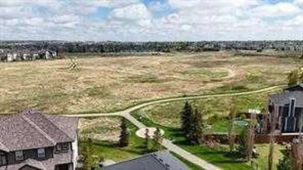 1086 Williamstown Boulevard NW Airdrie AB T4B3T9
