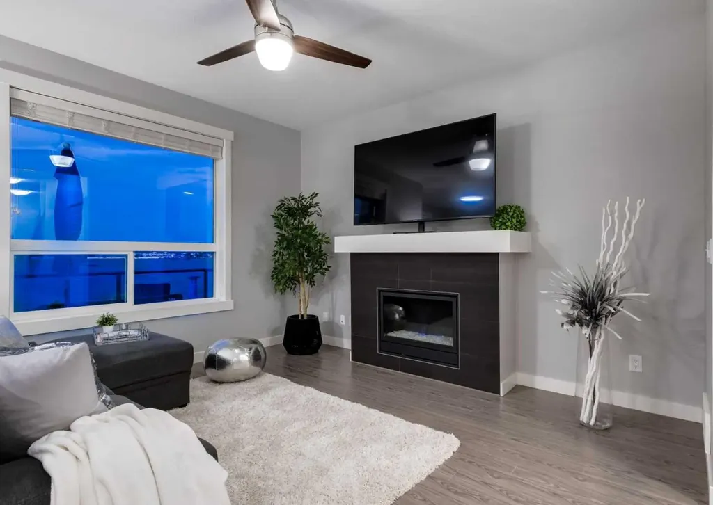 1086 Williamstown Boulevard NW Airdrie AB T4B3T9