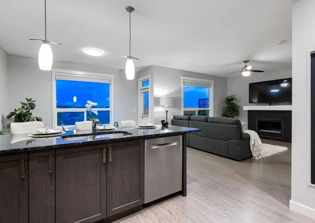 1086 Williamstown Boulevard NW Airdrie AB T4B3T9