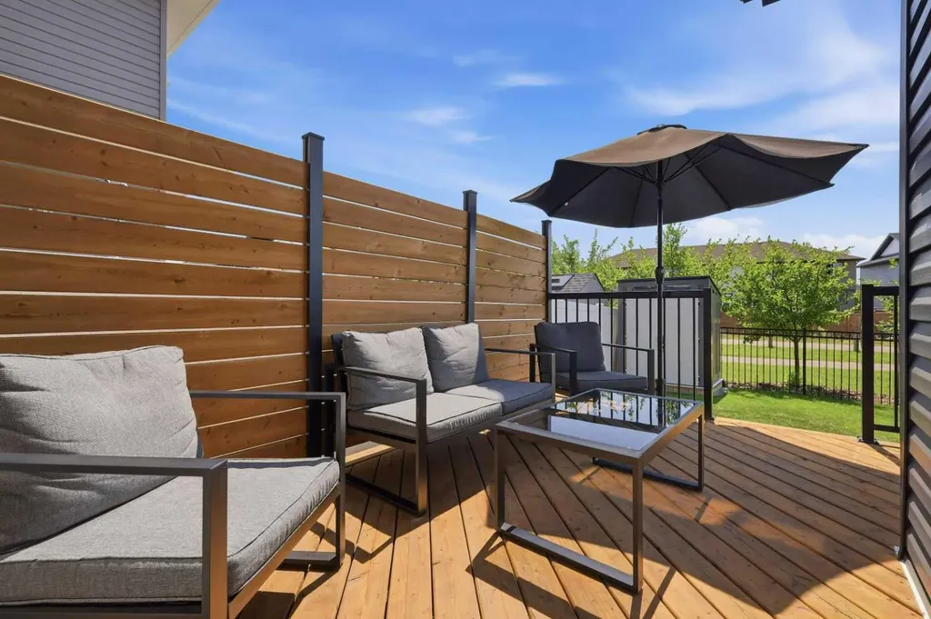 11 Linden Place Rural Red Deer County AB T4E 3C4