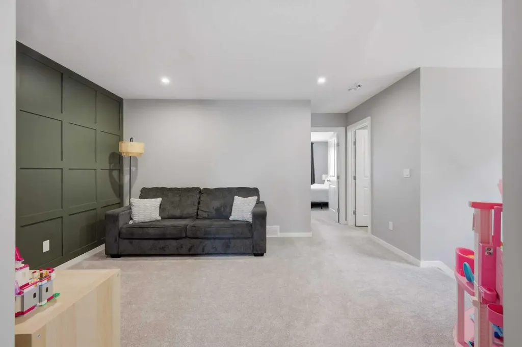11 Linden Place Rural Red Deer County AB T4E 3C4