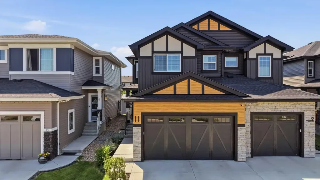 11 Linden Place Rural Red Deer County AB T4E 3C4