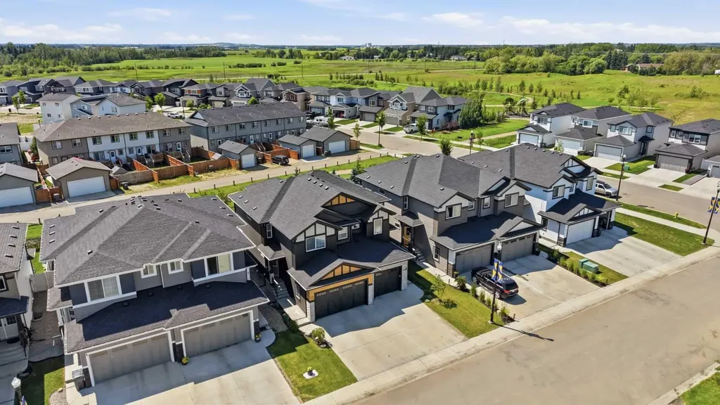 11 Linden Place Rural Red Deer County AB T4E 3C4