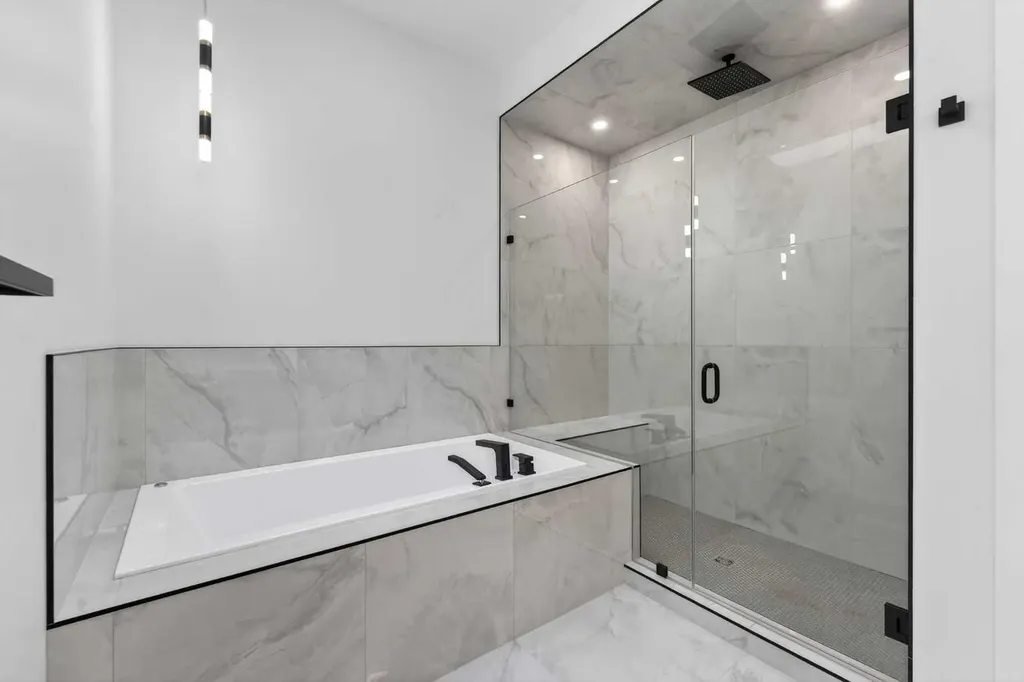 32 Lakes Estates Circle Strathmore AB T1P 0B7