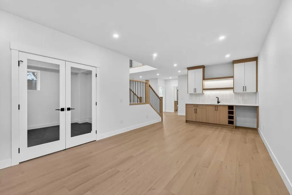 32 Lakes Estates Circle Strathmore AB T1P 0B7