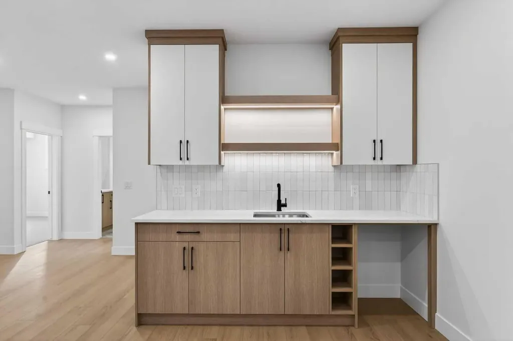 32 Lakes Estates Circle Strathmore AB T1P 0B7