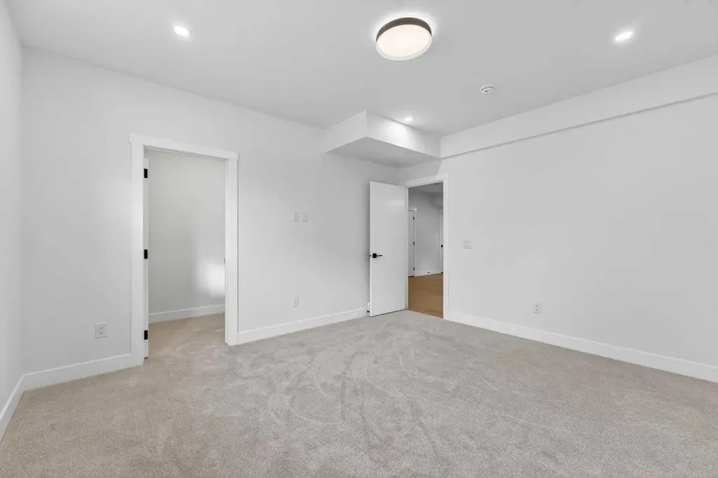 32 Lakes Estates Circle Strathmore AB T1P 0B7