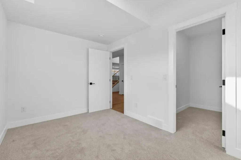 32 Lakes Estates Circle Strathmore AB T1P 0B7