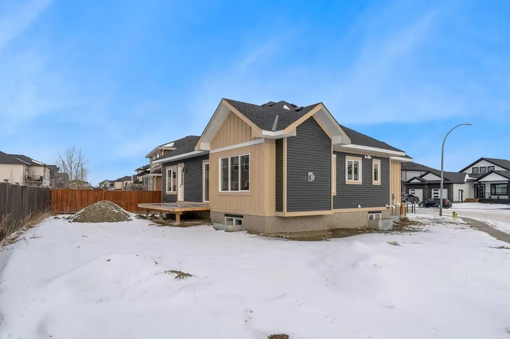 32 Lakes Estates Circle Strathmore AB T1P 0B7