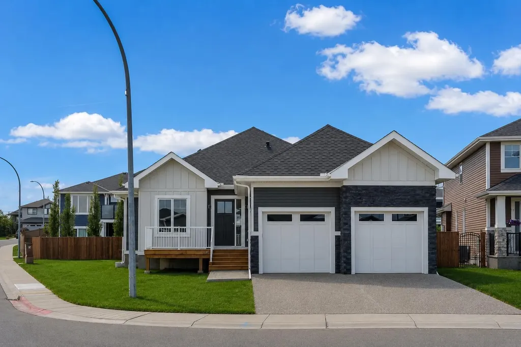 32 Lakes Estates Circle Strathmore AB T1P 0B7