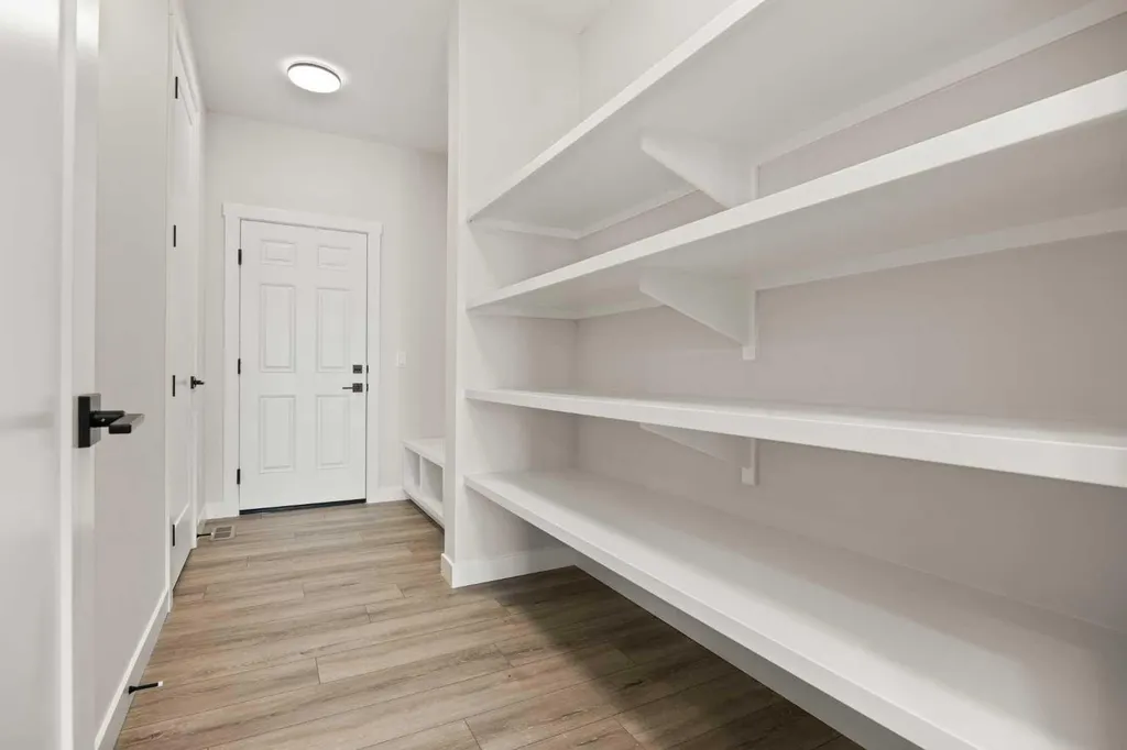 446 Kinniburgh Loop Chestermere AB T1X 3C4
