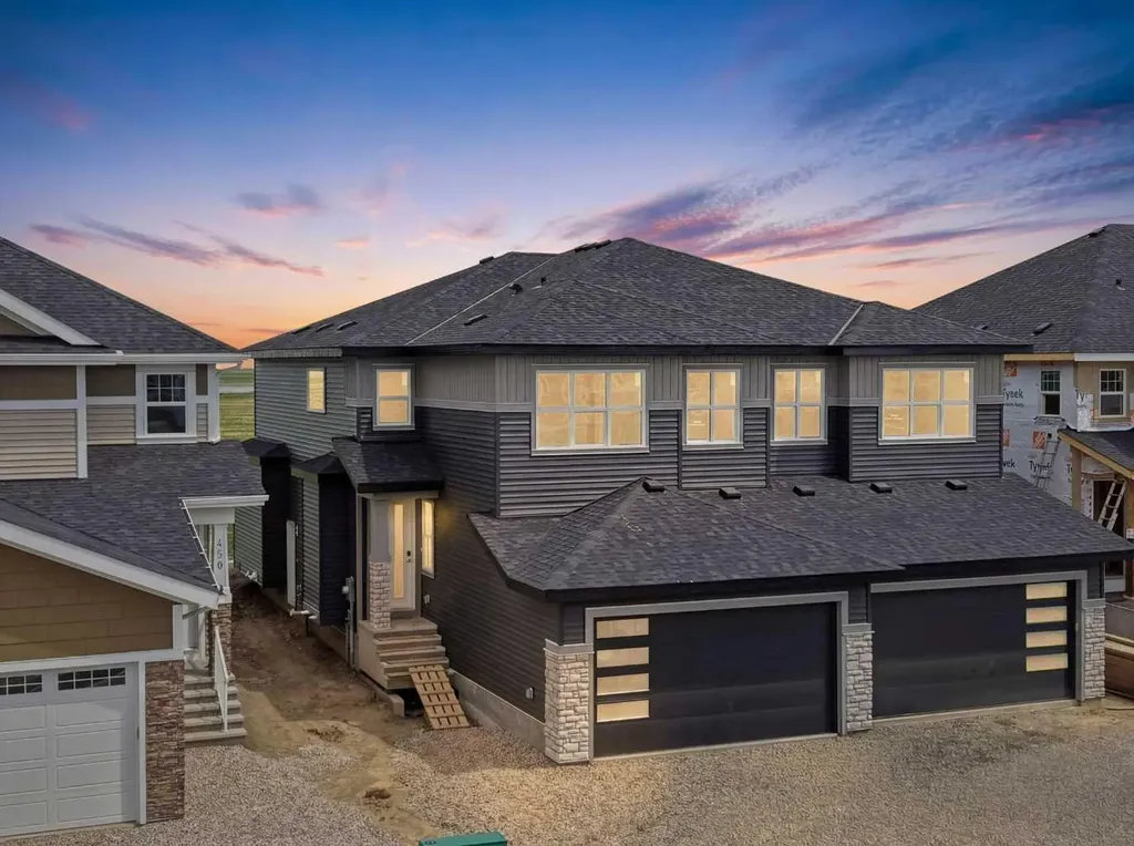 446 Kinniburgh Loop Chestermere AB T1X 3C4
