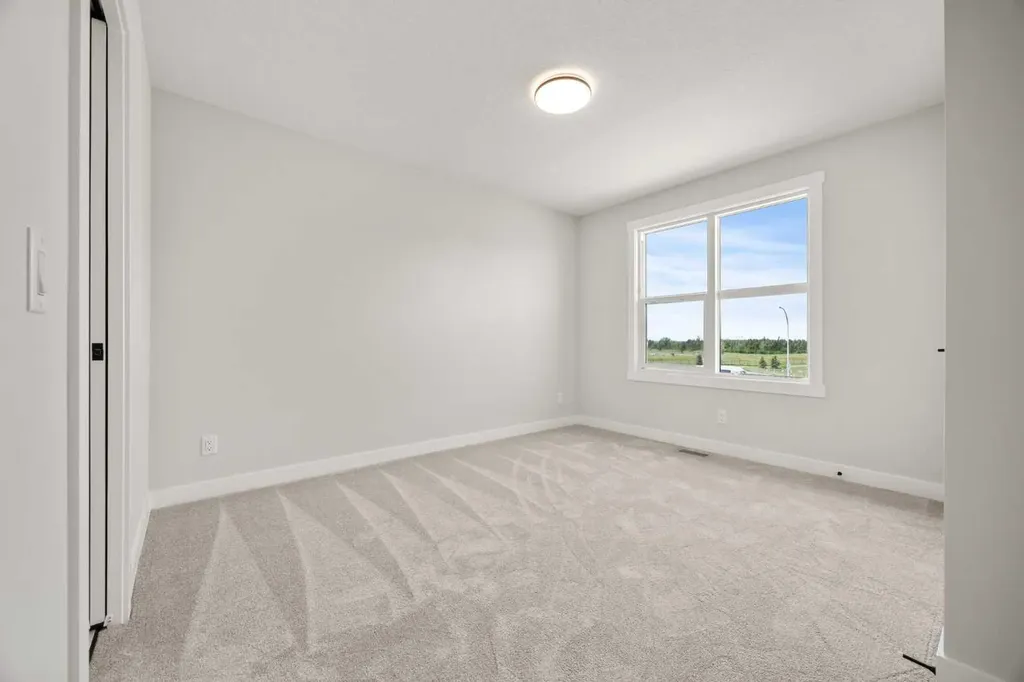 446 Kinniburgh Loop Chestermere AB T1X 3C4