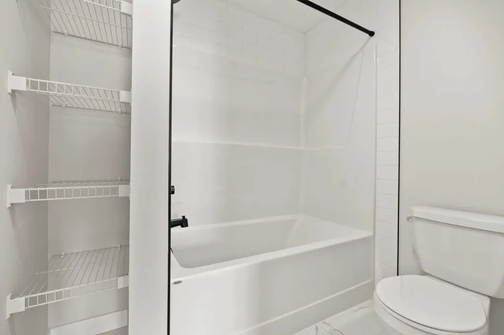 446 Kinniburgh Loop Chestermere AB T1X 3C4