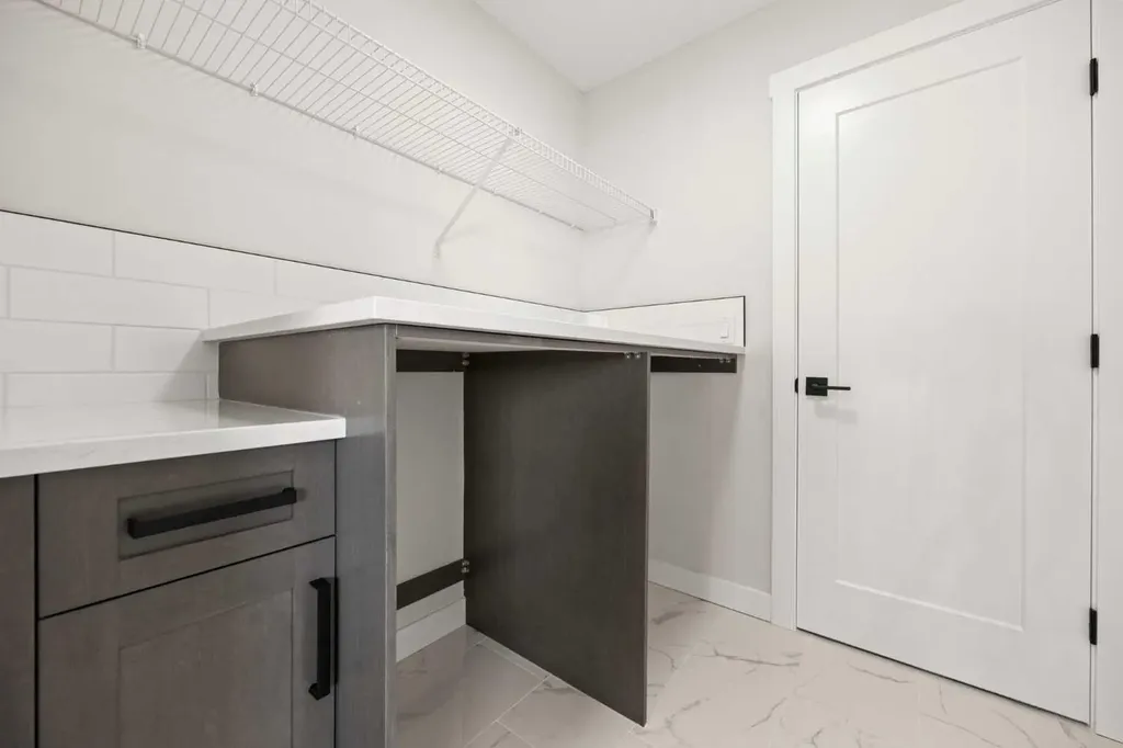 446 Kinniburgh Loop Chestermere AB T1X 3C4