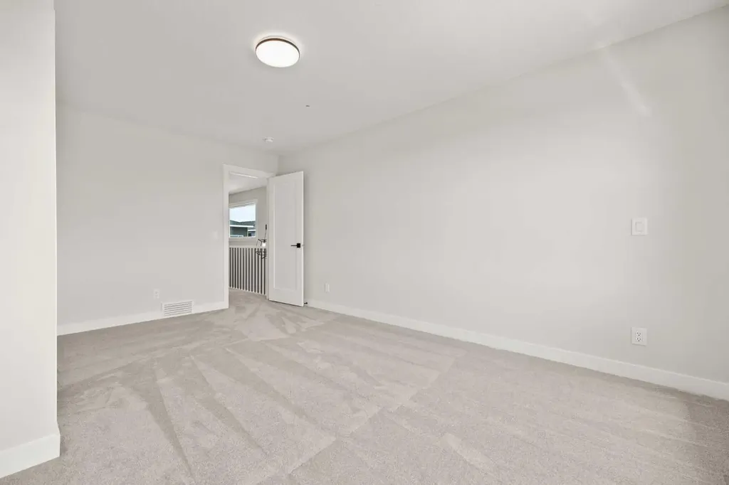 446 Kinniburgh Loop Chestermere AB T1X 3C4
