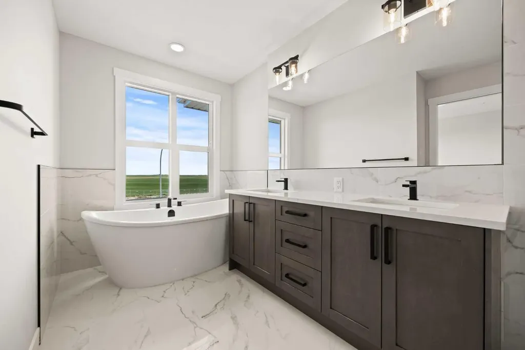 446 Kinniburgh Loop Chestermere AB T1X 3C4