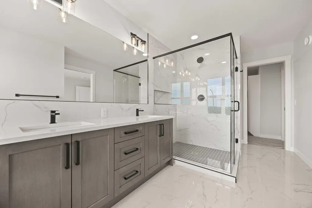 446 Kinniburgh Loop Chestermere AB T1X 3C4