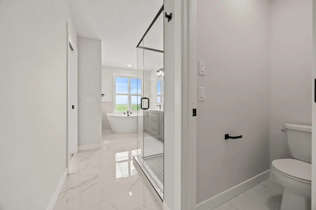 446 Kinniburgh Loop Chestermere AB T1X 3C4