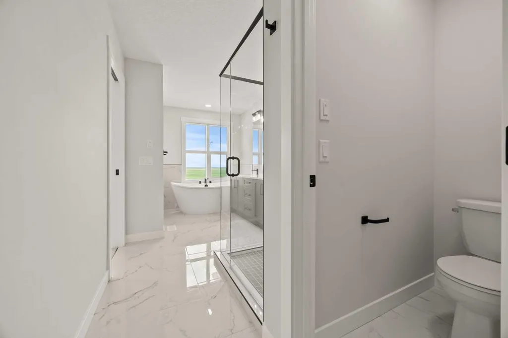 446 Kinniburgh Loop Chestermere AB T1X 3C4