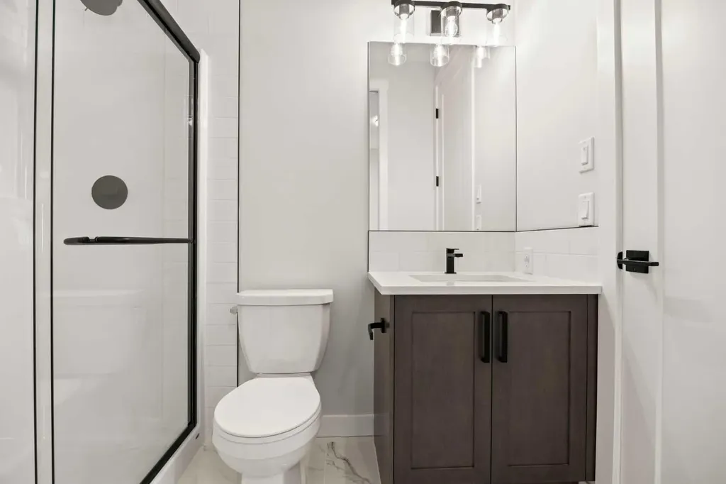 446 Kinniburgh Loop Chestermere AB T1X 3C4