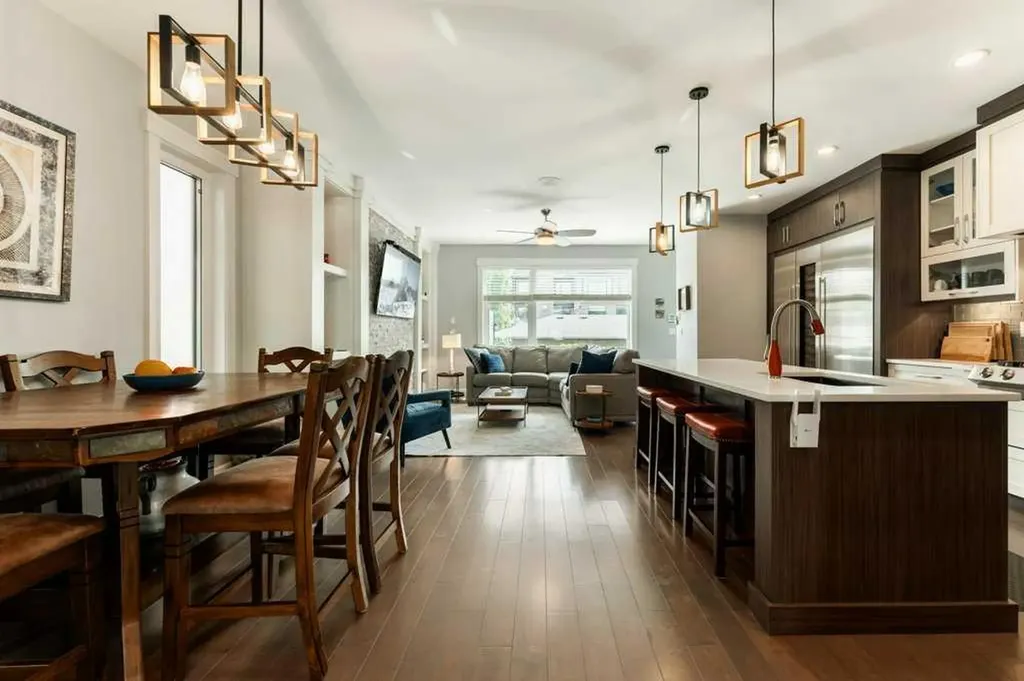 1939 26 Avenue SW Calgary AB T2T 1E4