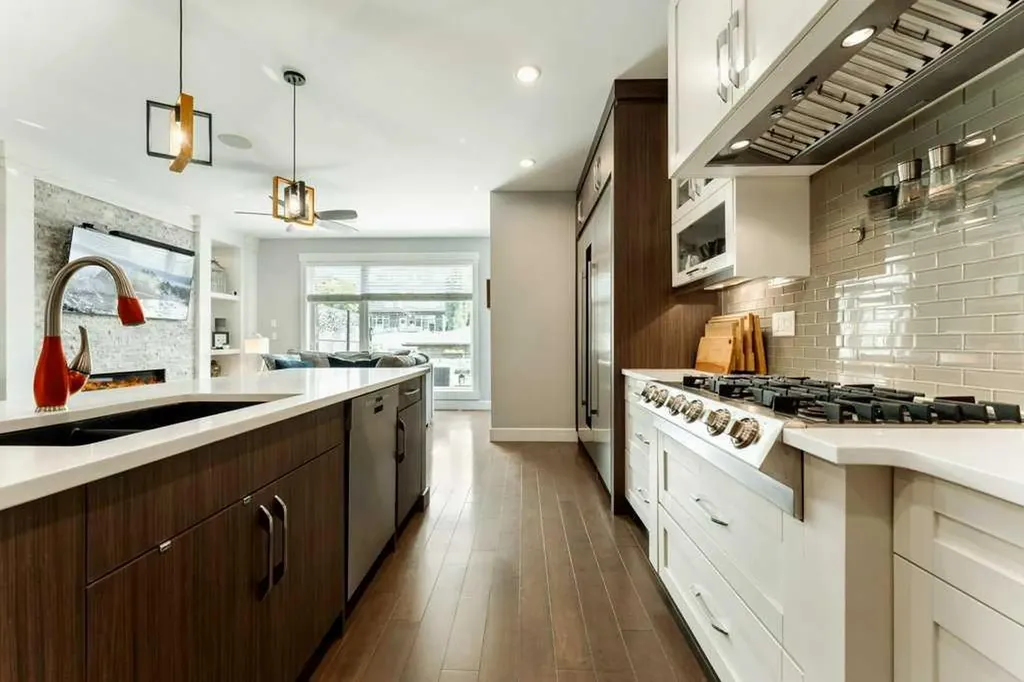 1939 26 Avenue SW Calgary AB T2T 1E4