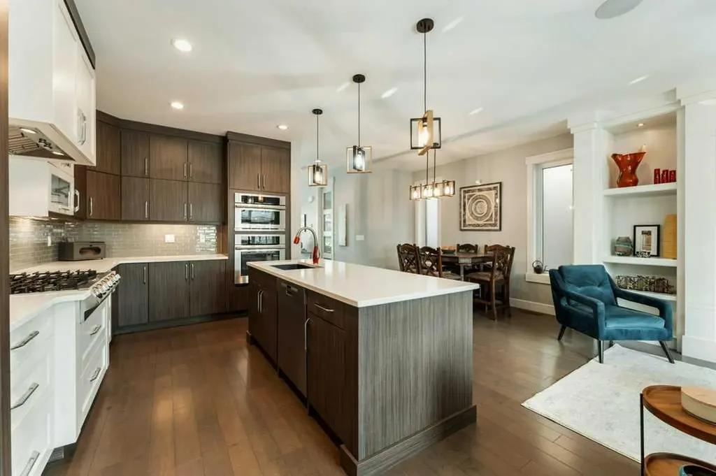 1939 26 Avenue SW Calgary AB T2T 1E4