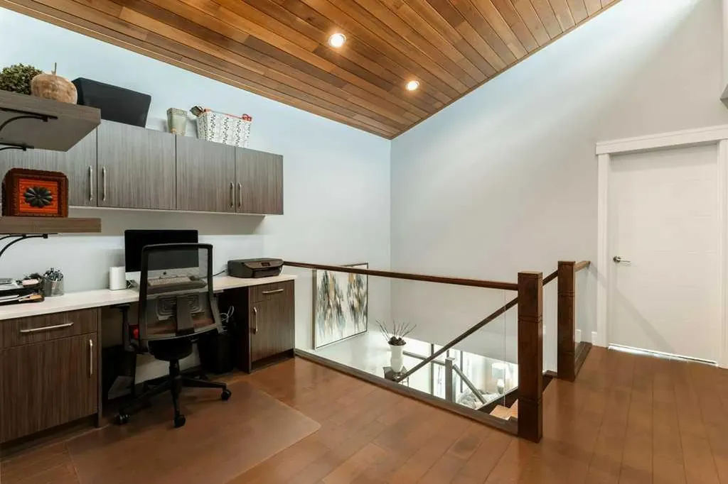 1939 26 Avenue SW Calgary AB T2T 1E4