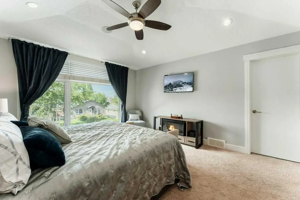1939 26 Avenue SW Calgary AB T2T 1E4