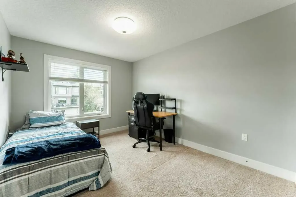 1939 26 Avenue SW Calgary AB T2T 1E4