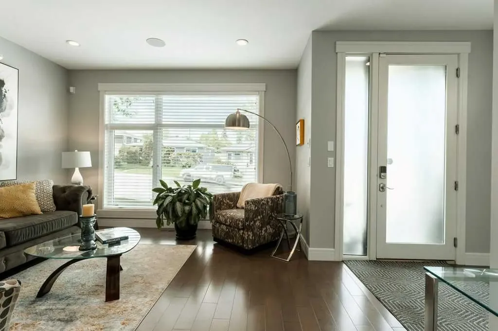 1939 26 Avenue SW Calgary AB T2T 1E4