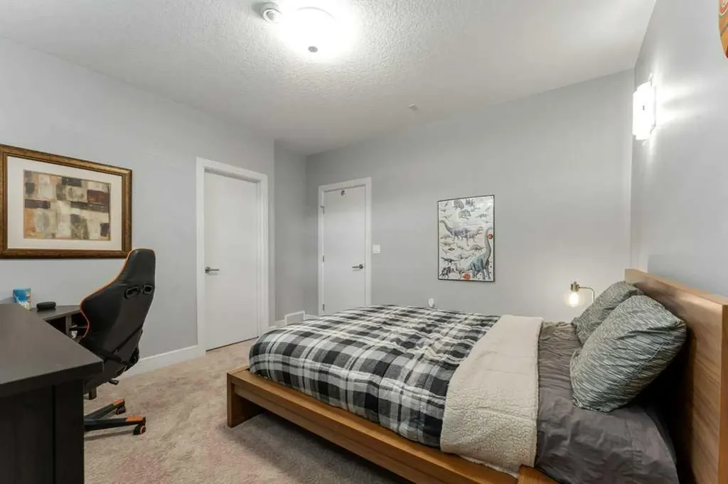 1939 26 Avenue SW Calgary AB T2T 1E4