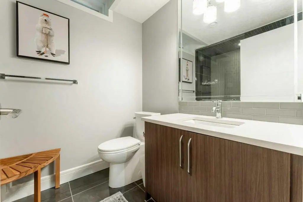 1939 26 Avenue SW Calgary AB T2T 1E4