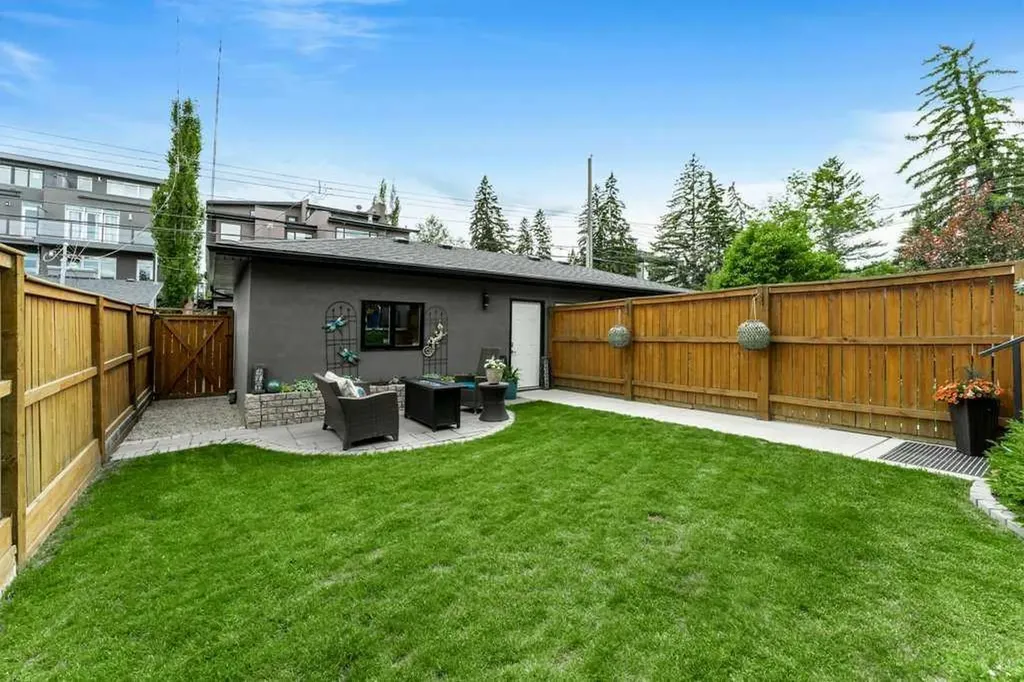 1939 26 Avenue SW Calgary AB T2T 1E4