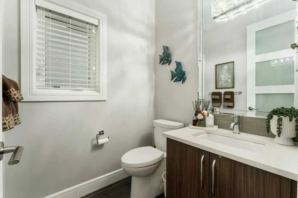 1939 26 Avenue SW Calgary AB T2T 1E4