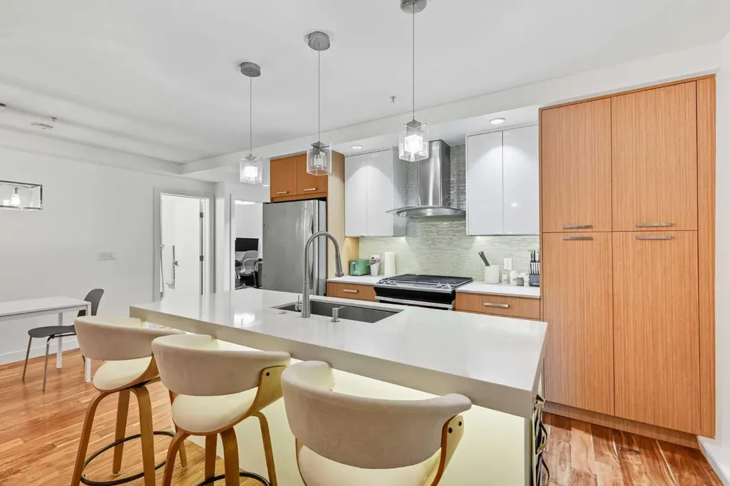 1029 15 Avenue SW Calgary AB T2R0S5