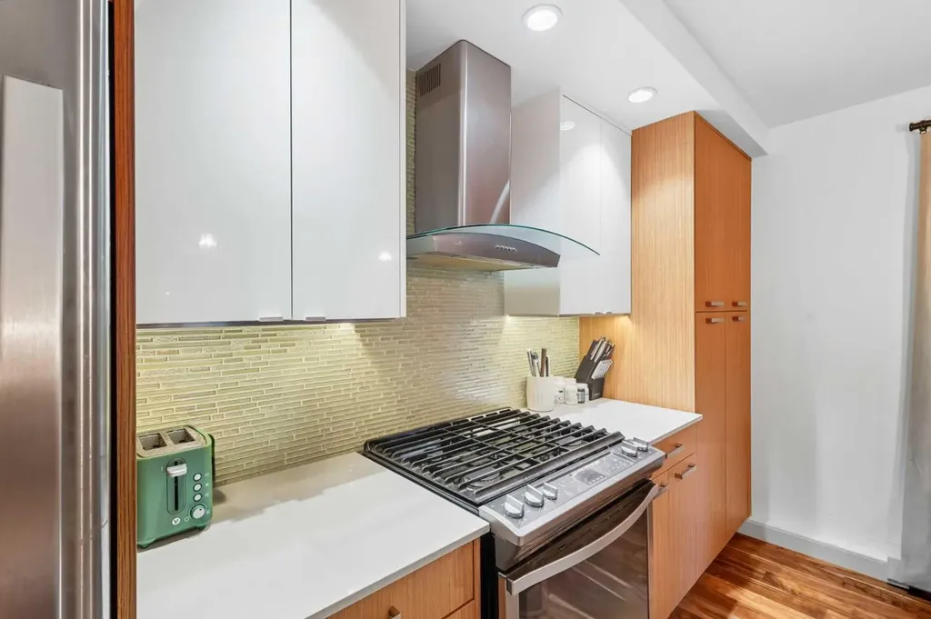 1029 15 Avenue SW Calgary AB T2R0S5