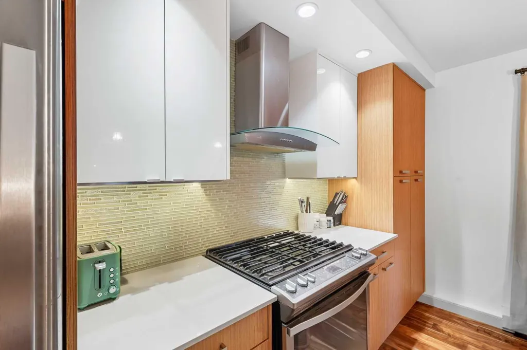 1029 15 Avenue SW Calgary AB T2R0S5
