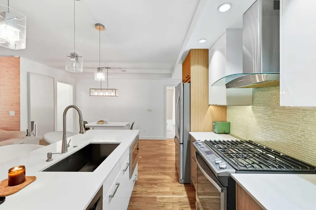 1029 15 Avenue SW Calgary AB T2R0S5