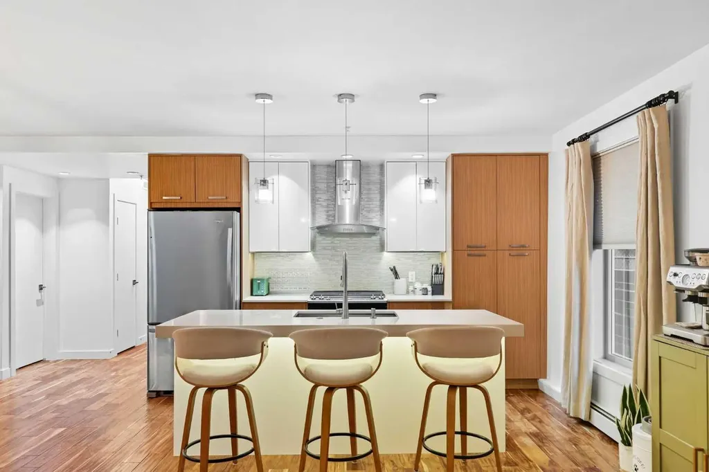1029 15 Avenue SW Calgary AB T2R0S5